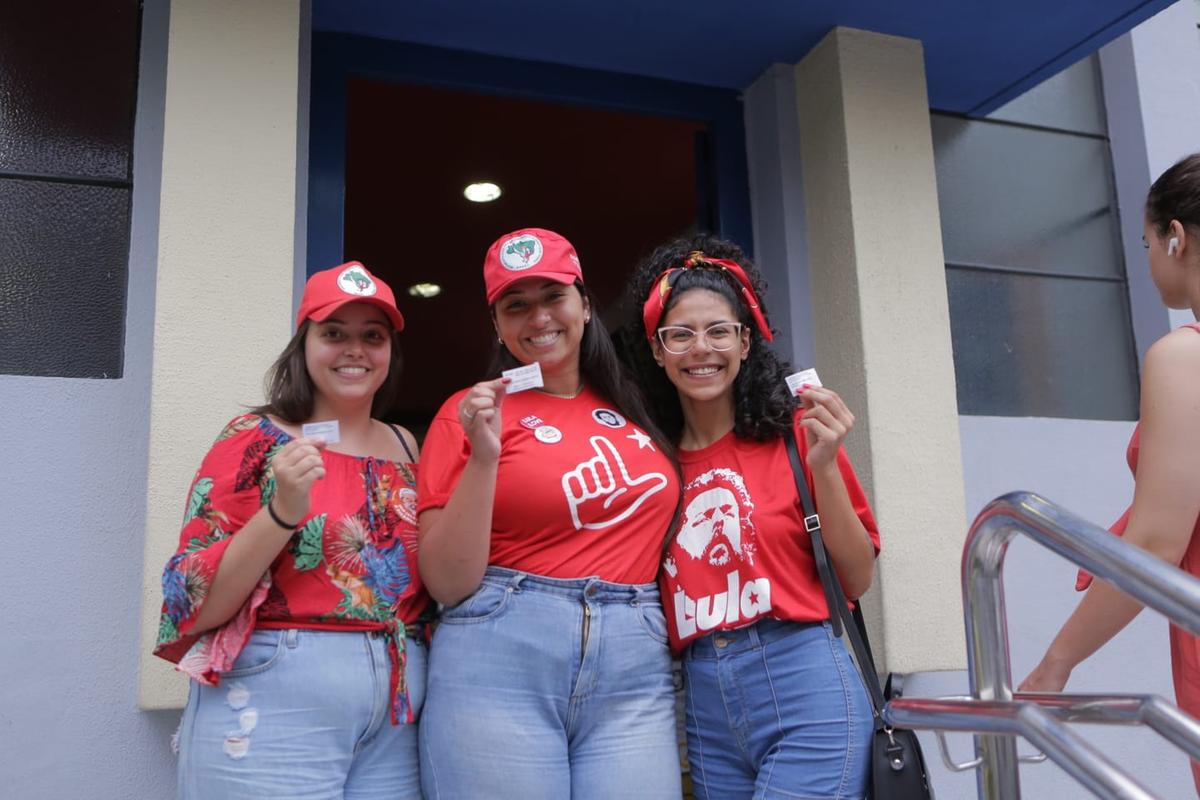 As amigas Sarah Moreira, Rafaela Oliveira e Larissa Antunes (Fernando Michel/Hoje em Dia)