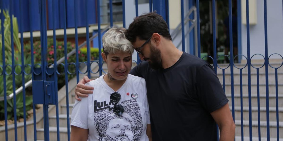 Fernanda Correa e Thiago Rodrigues ficaram presos na estrada e ela não conseguiu votar (Fernando Michel/Hoje em Dia)