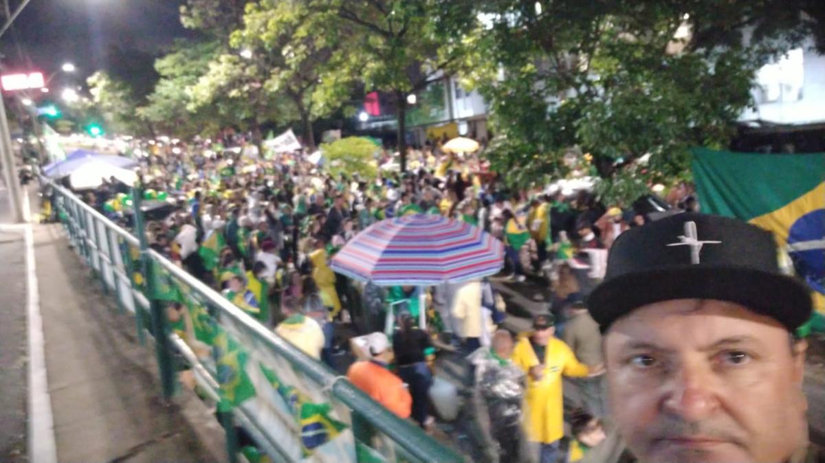 Ato de protesto na Avenida Raja Gabaglia, no bairro Gutierrez, na região Oeste, entra no quarto dia seguido (José Antônio Nascimento / Acervo Pessoal)