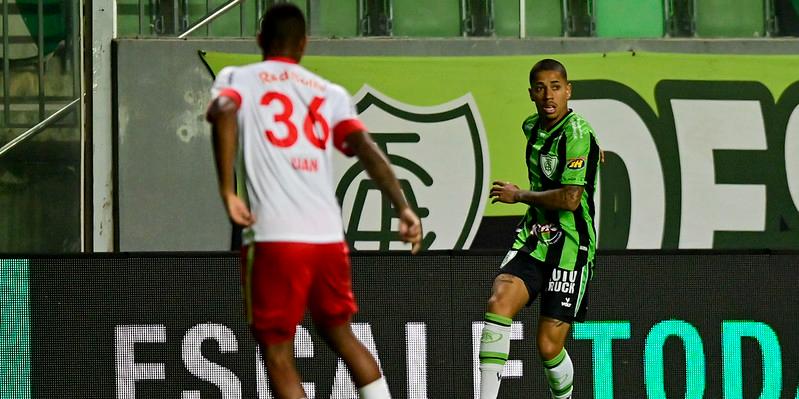 No último duelo entre as equipes, o Bragantino levou a melhor por 3 a 0. (Foto: Mourão Panda / América)