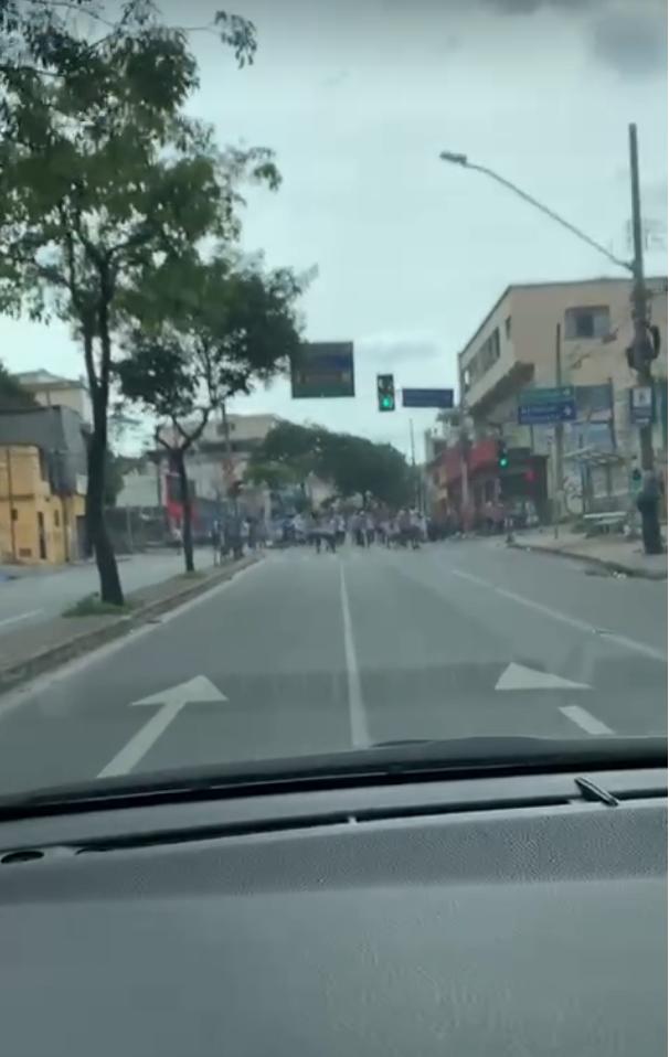 Bomboneiro de Gola MG - Dourado (Machado Cruzado)