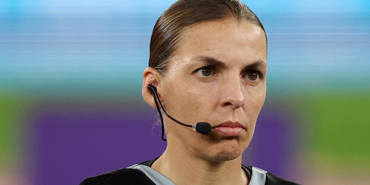 Stéphanie Frappart fez história na Copa do Catar (Divulgação/FIFA)