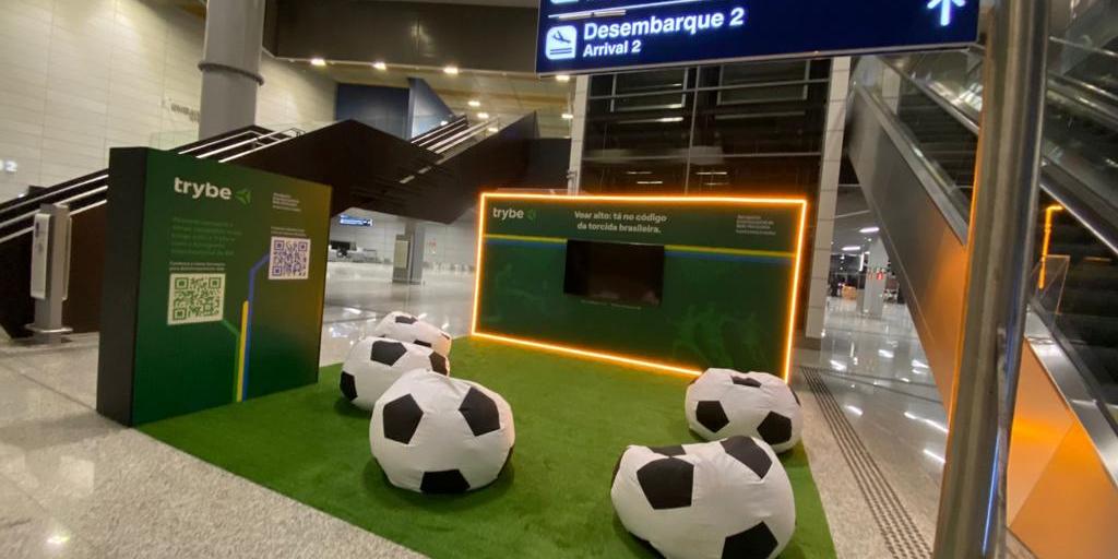 Passageiros vão poder assistir ao jogo de estreia do Brasil na Copa no Aeroporto de Confins (BHAirport / Divulgação)