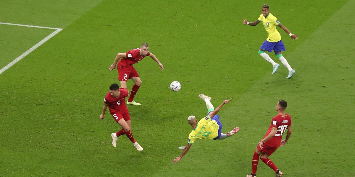 Com direito a golaço de Richarlison, Brasil vence Sérvia na estreia, jogo  online brasil e servia 
