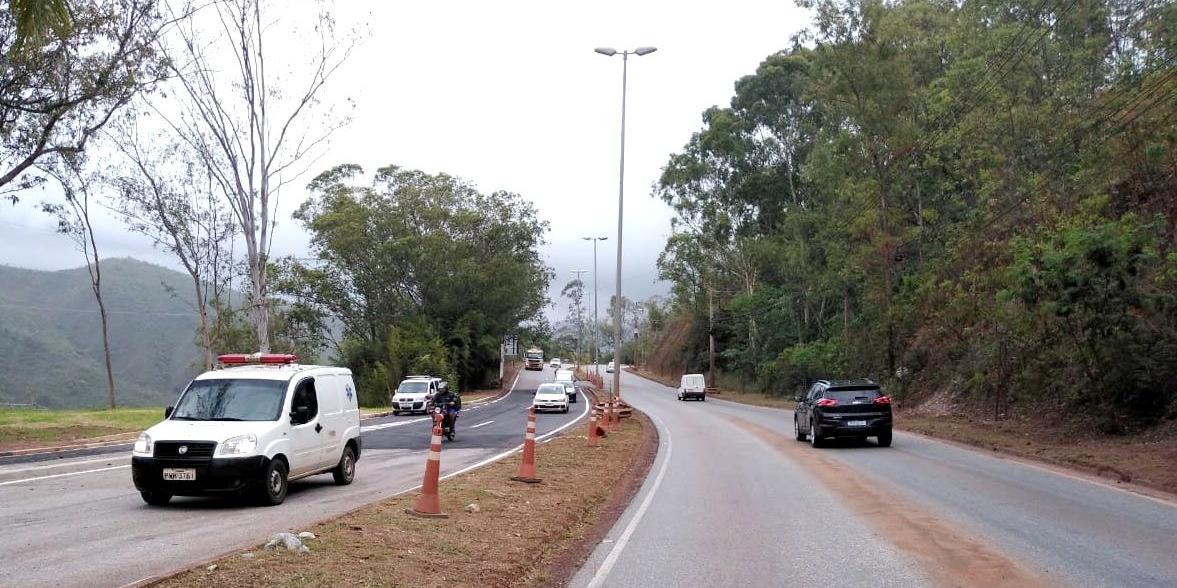 Após contenção de aterro, trecho da MG-030 é liberado em Nova Lima (DER / Divulgação)