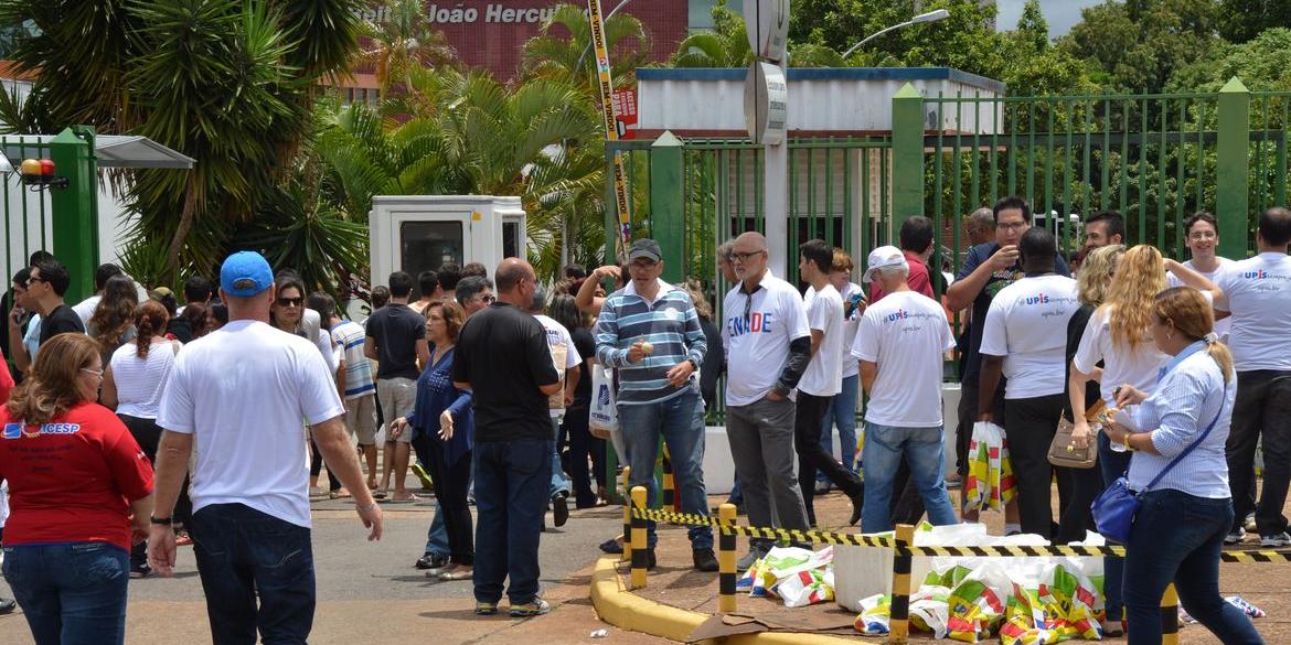 Exame avalia instituições e cursos de graduação brasileiros (Valter Campanato/Agência Brasil)