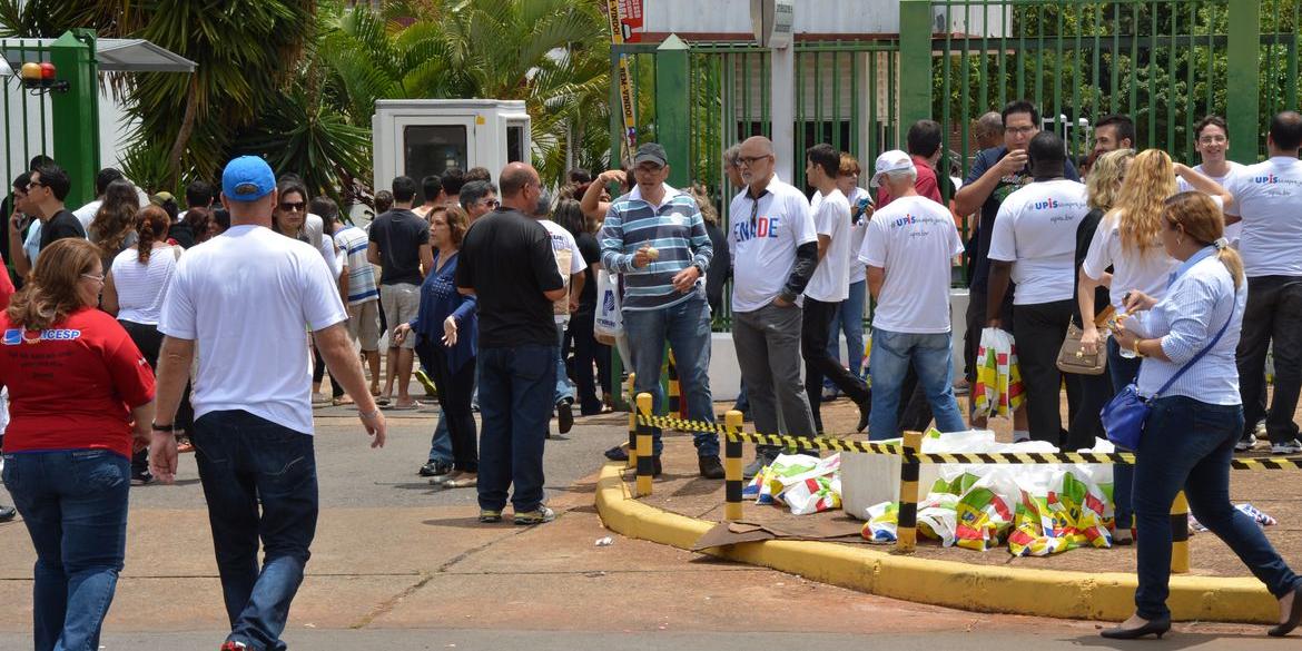 Exame avalia o rendimento dos formandos de cursos de graduação (Valter Campanato - Agência Brasil)