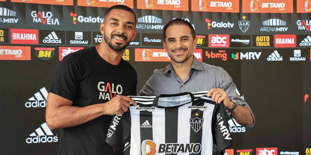 Lateral-direito, Paulo Henrique foi apresentado nesta semana, mas Atlético quer mais um para a posição (Pedro Souza/Atlético)