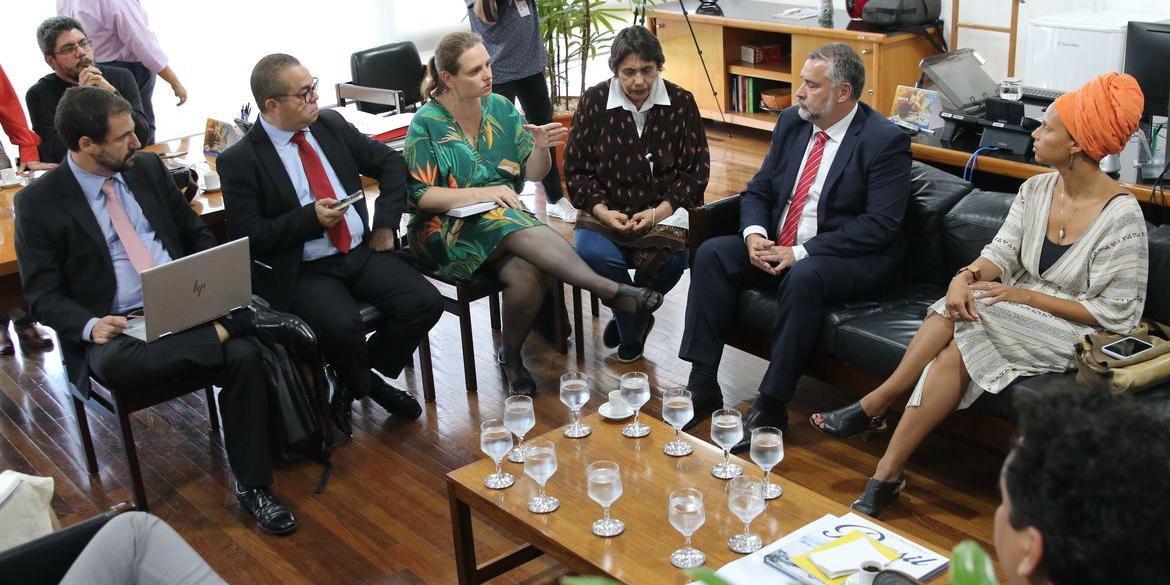 'Houve abordagem padrão contra comunicadores em Brasília', diz sindicato (Fábio Rodrigues Pozzebom - Agência Brasil)