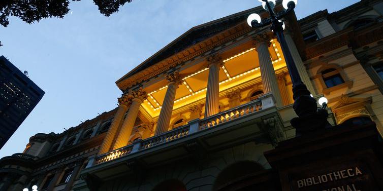 Biblioteca Nacional está lançando nas redes sociais pequenas inserções, mostrando aos gaúchos como recuperar documentos pessoais e livros (Fernando Frazão - Agência Brasil)