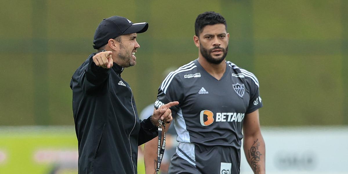 Coudet faz sua estreia pelo Galo e também da nova dupla de ataque Hulk e Paulinho (Pedro Souza/Atlético)