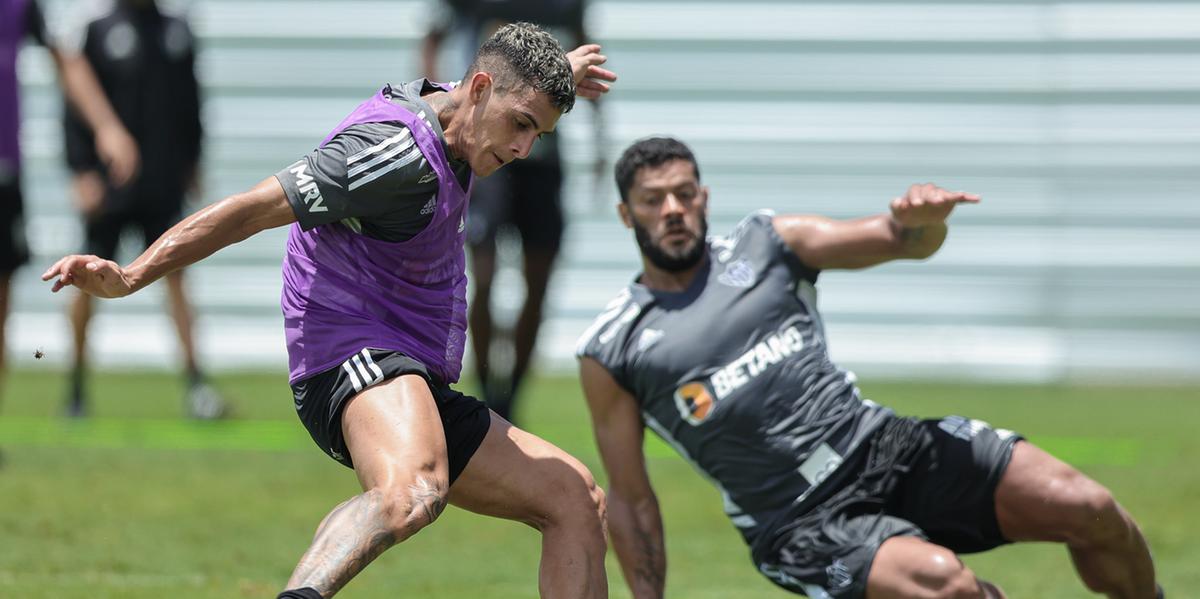 Pavón treinou com os companheiros na manhã desta quarta-feira (Pedro Souza/Atlético)