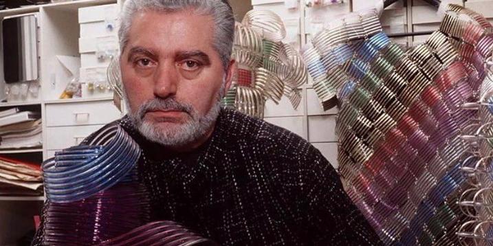 Morre Paco Rabanne, estilista espanhol que marcou a moda com desfiles ousados e perfumes únicos