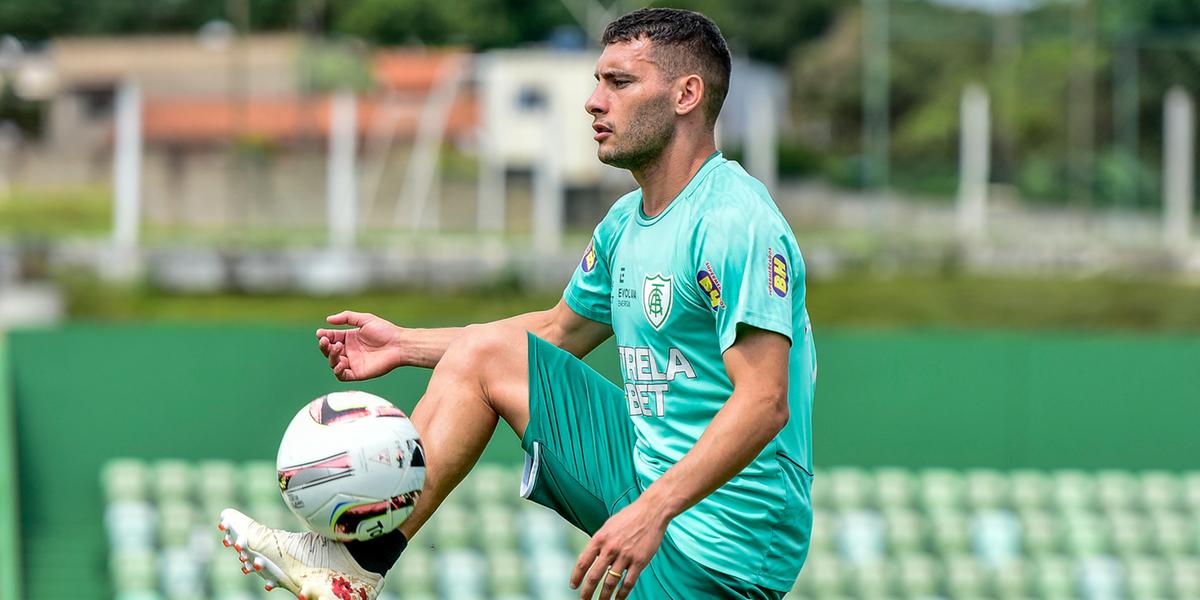 Martinez é um dos estrangeiros que veste a camisa do América na temporada (Mourão Panda / América)