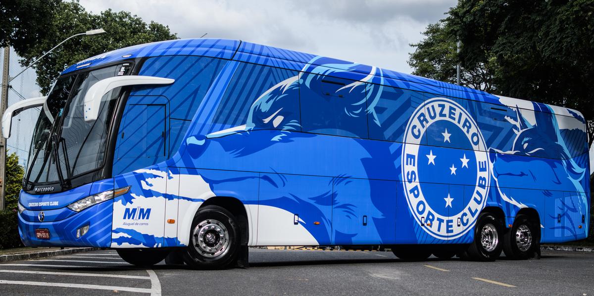 Novo layout do ônibus cruzeirense (Gustavo Aleixo/Cruzeiro)