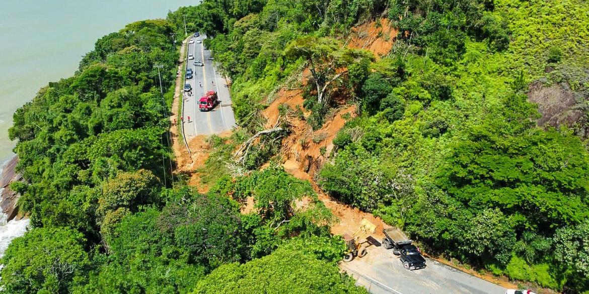 Em São Sebastião, morreram pelo menos 36 pessoas. Uma criança morreu em Ubatuba. (Reprodução / Governo de SP)