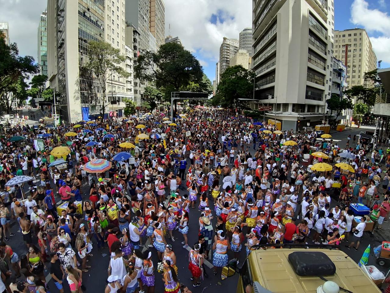 Baianas Ozadas Reúne Multidão Para Segundou De Carnaval Em Bh