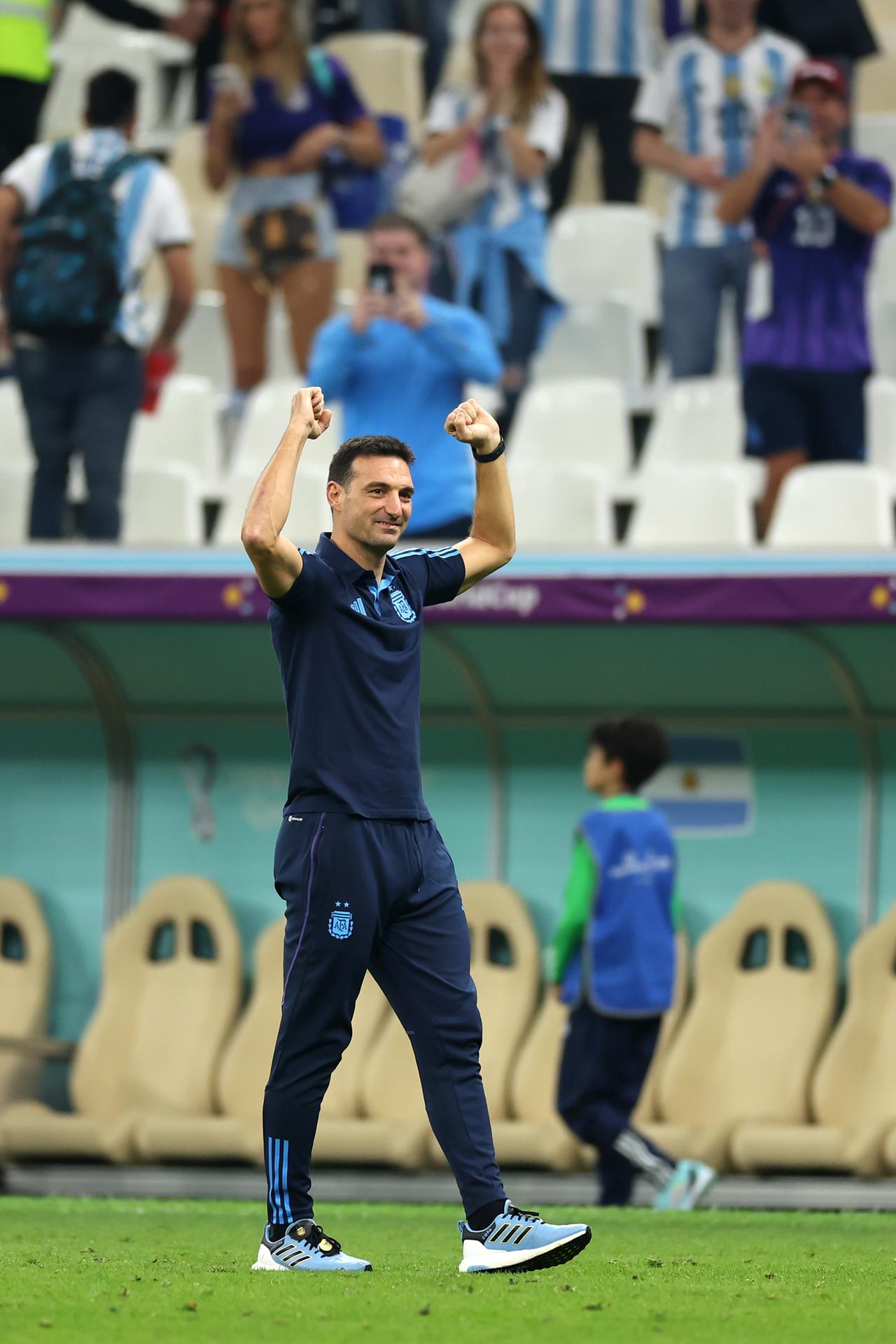 Campeão Do Mundo Técnico Lionel Scaloni Renova Com A Argentina Até A Próxima Copa