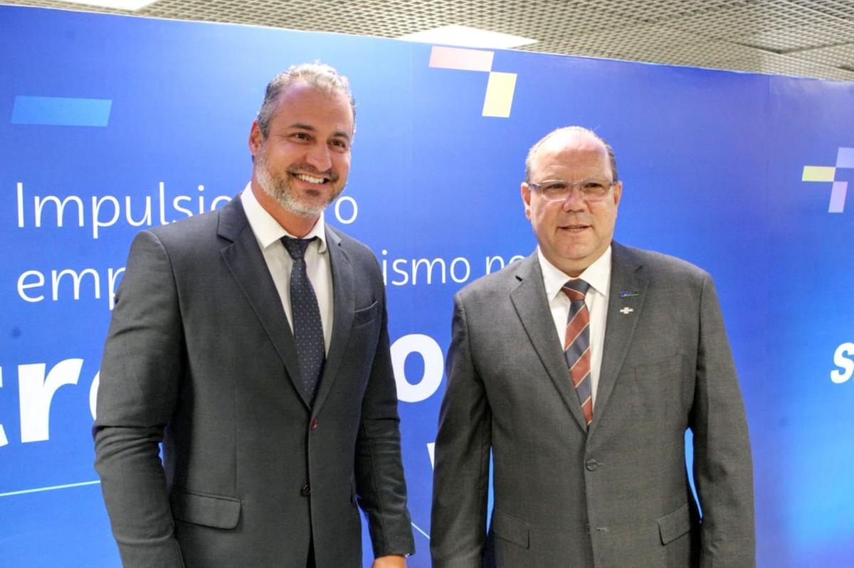 Rodrigo Cheiricatti, diretor executivo do Hoje em Dia, com o novo presidente do Sebrae Minas, Marcelo de Souza e Silva (Maurício Vieira / Hoje em Dia)