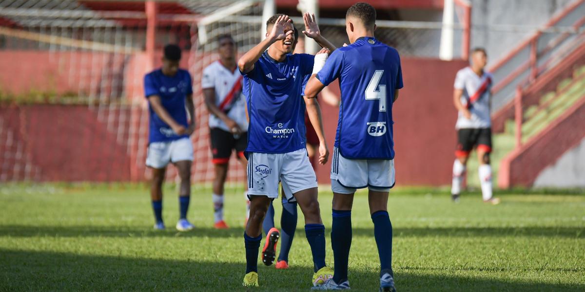 Cruzeirenses estrearam com vitória (Doug Patrício e Gustavo Rabelo/BHFOTO/Cruzeiro)