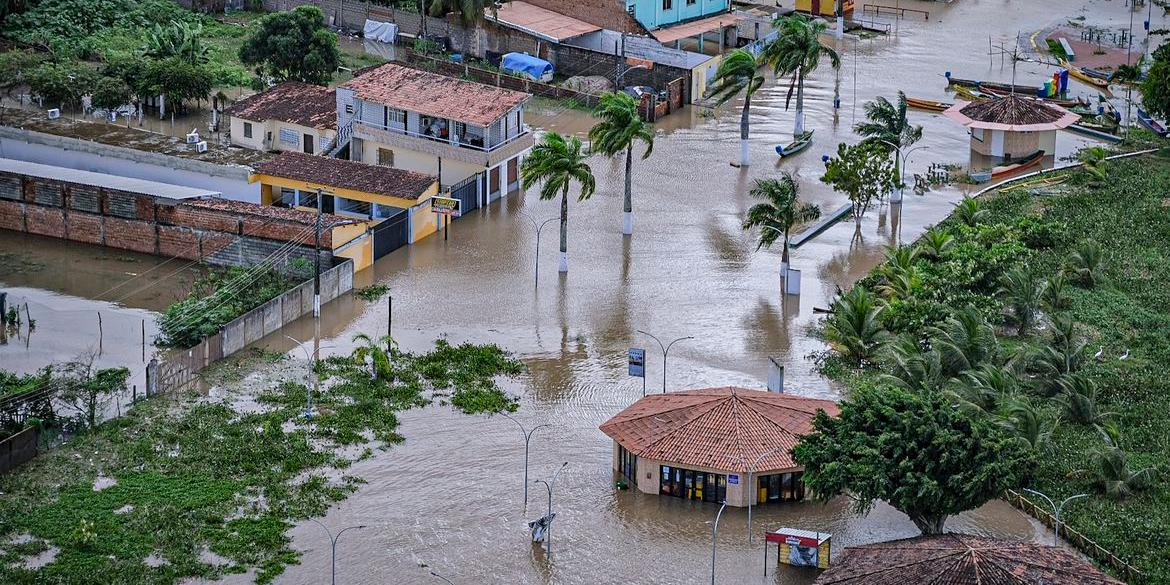 Responsável pelo mapeamento de áreas de risco, prevenção e contenção de desastres ambientais, as defesas civis municipais devem alertar e assessorar a população (Portal Oficial do Governo do Estado de Alagoas)