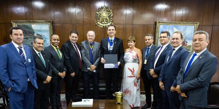 Reunião de prefeitos com o presidente do Senado. (AMM)