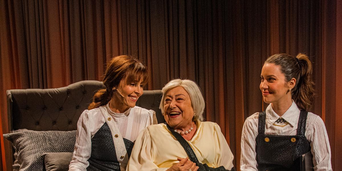 Deborah Evelyn, Suely Franco e Nathalia Dill em cena de "Três mulheres altas" (Pino Gomes)