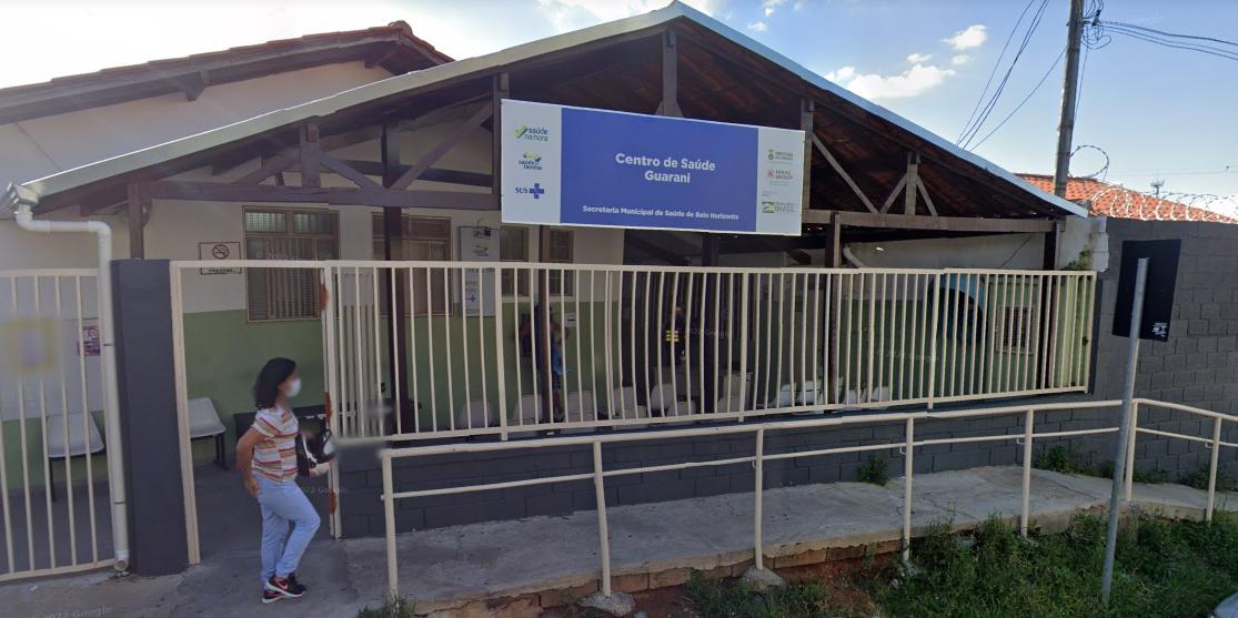 Centro de Saúde Guarani, na regional Norte de BH, passa a atender aos sábados pacientes com sintomas de dengue, Chikungunya e doenças respiratórias (Google Street View / Reprodução)