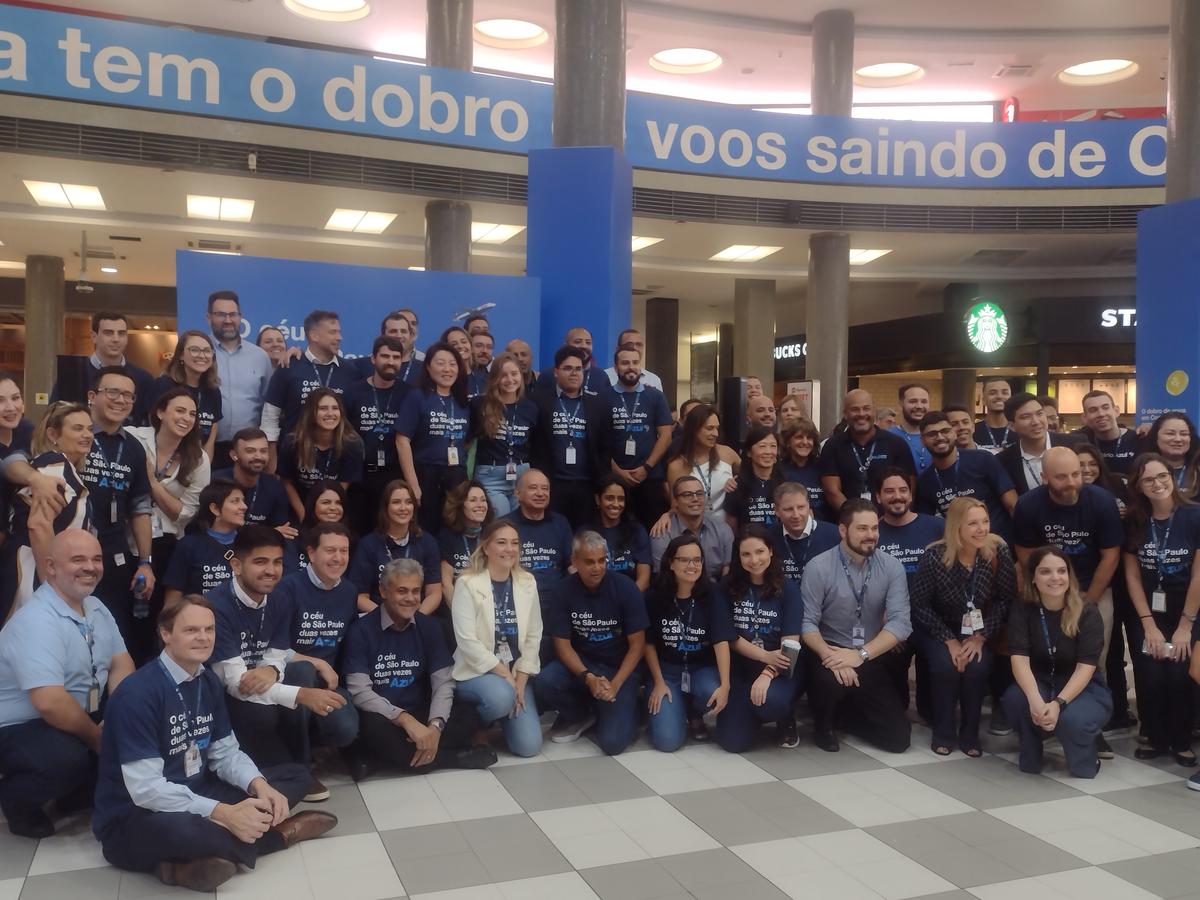 Tripulantes da Azul no Aeroporto de Congonhas (Sérgio Moreira)