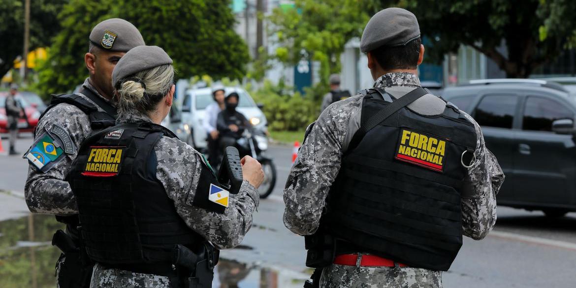 Suspeita presa é apontada como chefe da facção criminosa responsável pelos atentados (Tom Costa/MJSP)