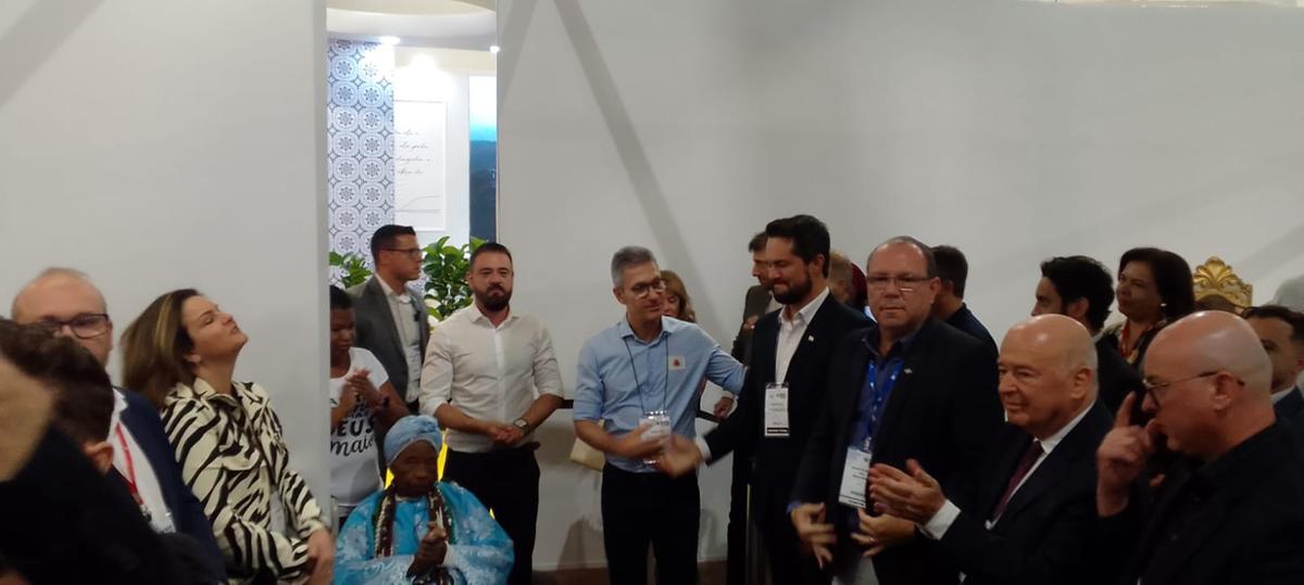 Romeu Zema na chegada ao WTM, em São Paulo (Hermando Chiodi/Hoje em Dia)