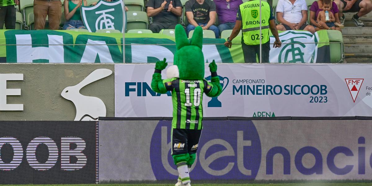 Coelho conheceu os detalhes dos seus 10 primeiros jogos na liga nacional (Mourão Panda/América)