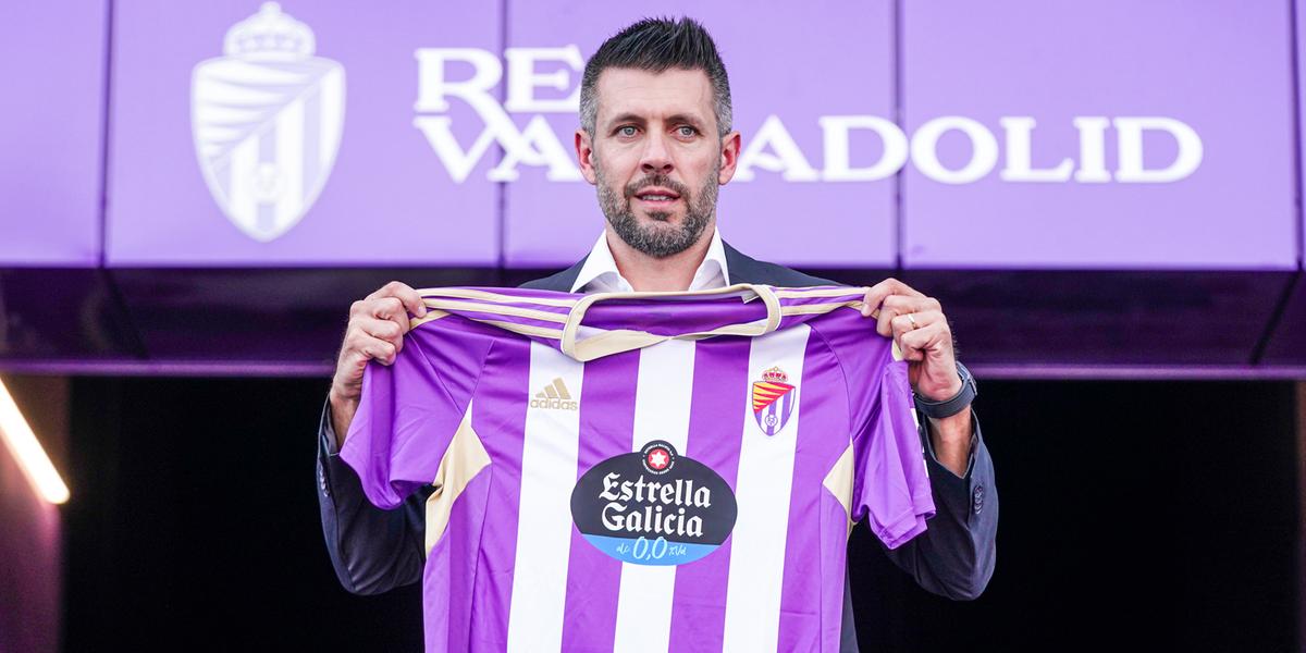 Pezzolano foi apresentado como novo treinador de outro time gerido por Ronaldo (Divulgação/Valladolid)