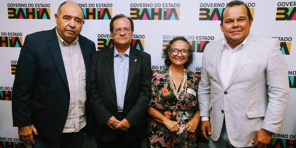 Em reunião com o governador em exercício Geraldo Júnior e o secretário de Turismo da Bahia Mauricio Bacellar, o presidente nacional Gorgônio Loureiro e Heloisa Braga, presidente da Febtur Bahia, agradeceram todo apoio para a realização do I Congresso da Febtur em Salvador (Divulgação)