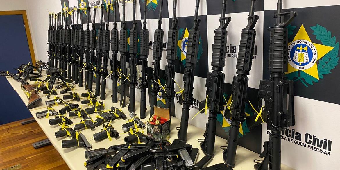 Armas foram recolhidas entre 1º de janeiro e 18 de abril deste ano (Polícia Civil do Rio de Janeiro/Divulgação)