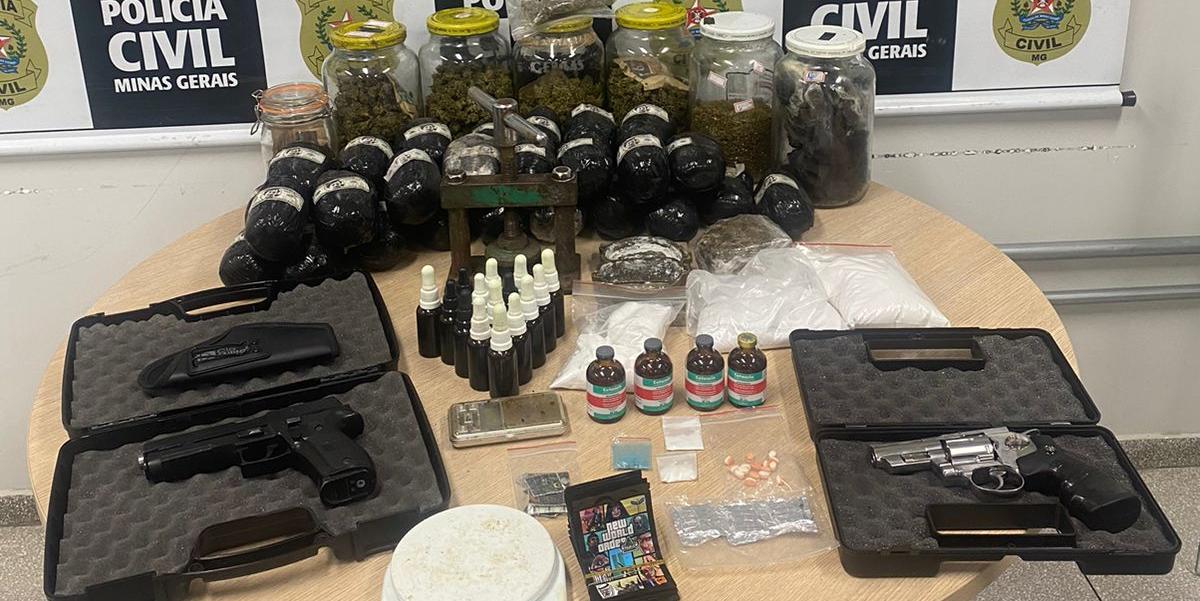 Polícia Civil prendeu, em BH, suspeito de distribuir drogas de alto poder viciante (Divulgação/PCMG)