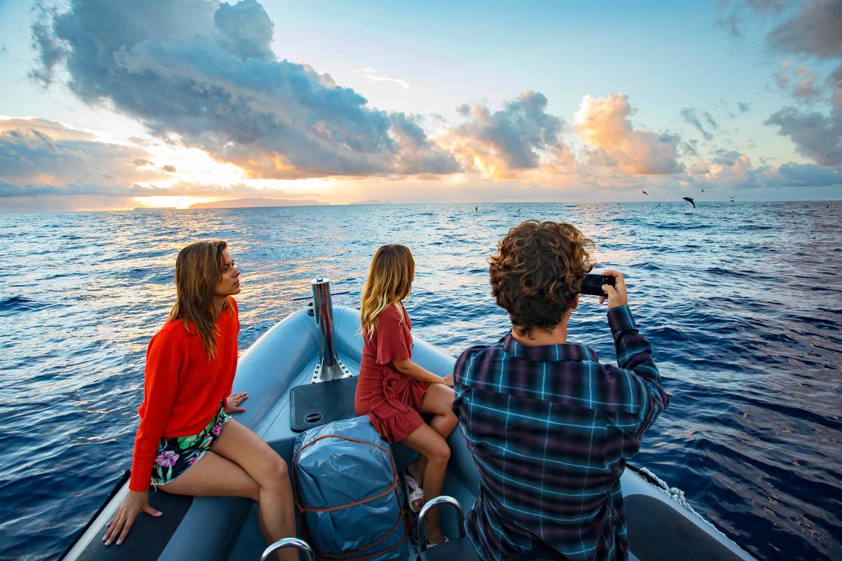 Muitos turistas optam por passeios de barco para conhecer a região (André Carvalho)