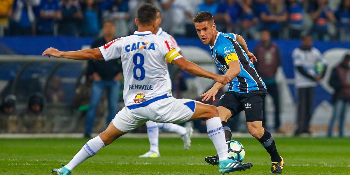 Ramiro, hoje no Cruzeiro, estava no Grêmio que eliminou a Raposa em 2016 e foi eliminado em 2017 (LUCAS UEBEL/GREMIO FBPA)