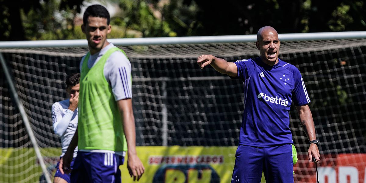 Zagueiro retorna de suspensão (Gustavo Aleixo/Cruzeiro)