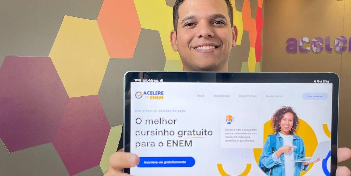 Projeto oferece aulões ao vivo e gravados, monitorias interativas, simulados e acompanhamento pedagógico (Divulgação/ Aceleração ENEM)