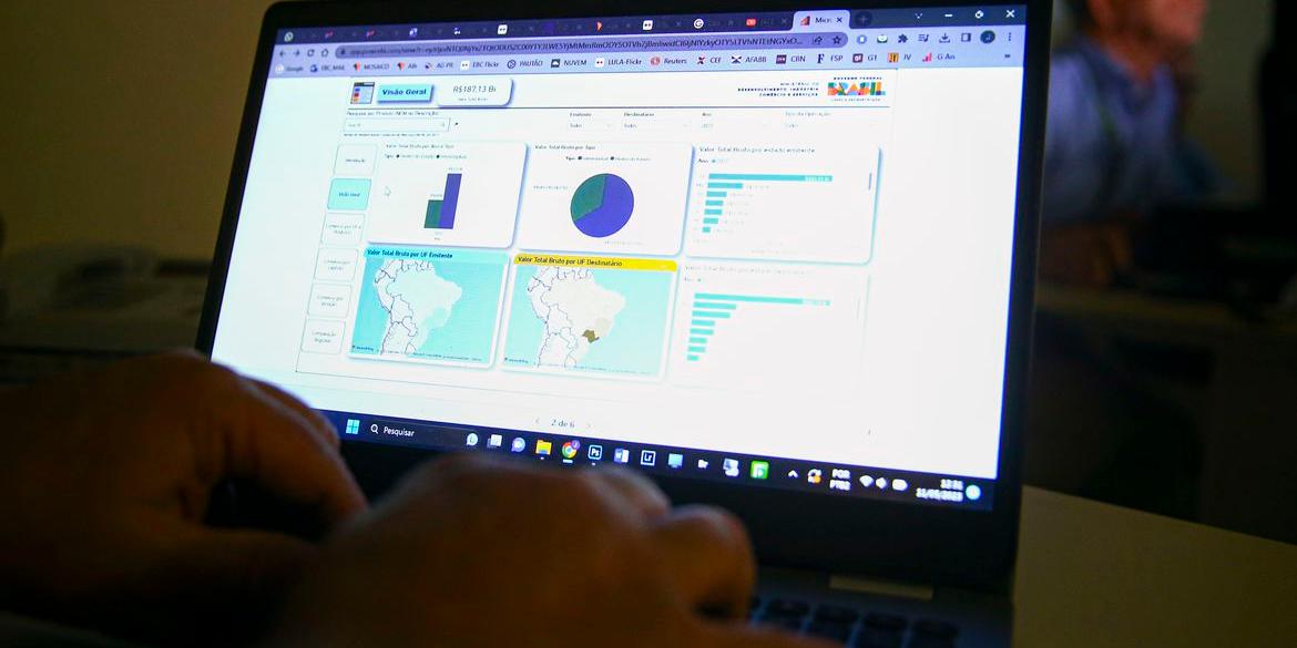 Apresentada nesta quinta-feira, a nova plataforma do Observatório do Comércio Eletrônico foi desenvolvida em parceria com a Receita Federal (Marcelo Camargo/Agência Brasil)