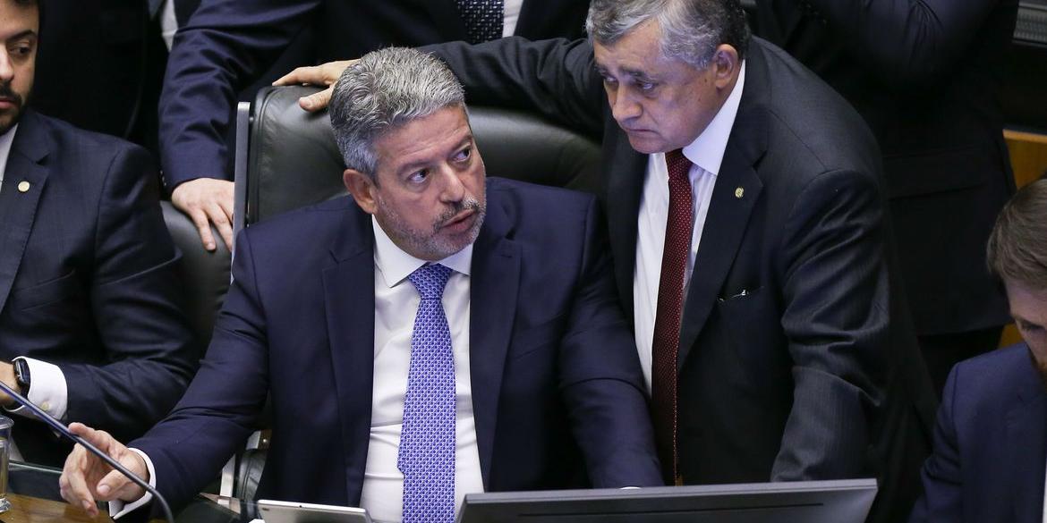 Deputados rejeitaram todos os destaques pendentes (Lula Marques/ Agência Brasil)