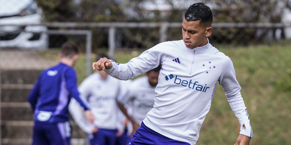 Fernando Henrique está à disposição de Pepa para estrear pelo Cruzeiro (Gustavo Aleixo / Cruzeiro)