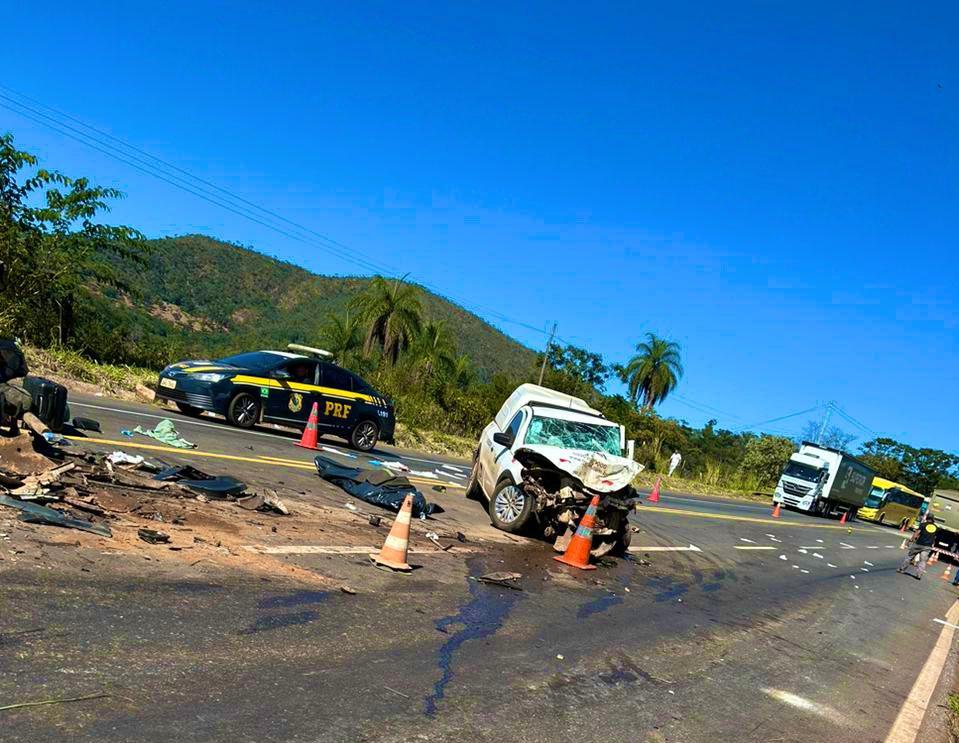 VÍDEO: Acidente Entre Carro E Pick-up Deixa Um Morto E Quatro Feridos ...