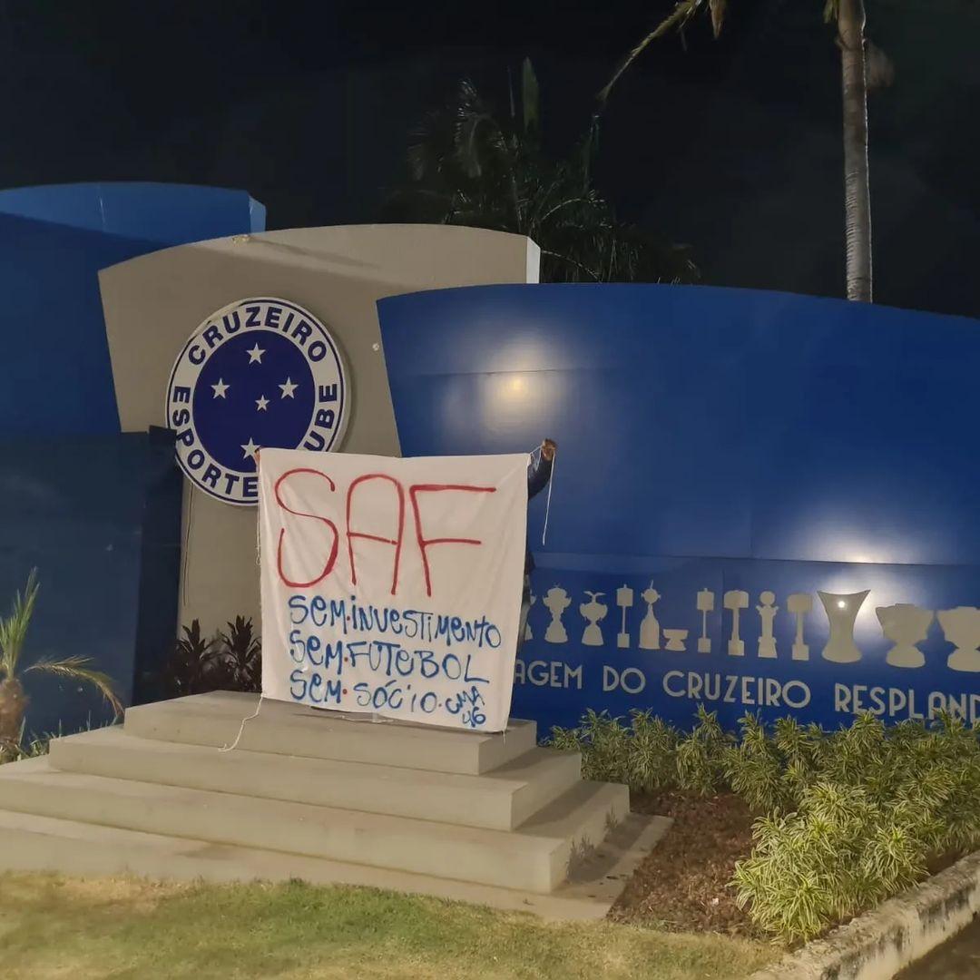 Organizada protesta contra a SAF Cruzeiro (Reprodução / Instagram Máfia Azul)