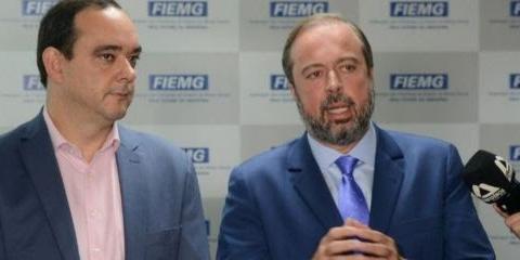 O ministro de Minas e Energia, Alexandre Silveira, se reuniu nesta segunda com o presidente da Fiemg, Flávio Roscoe, e empresários de diferentes setores industriais (Divulgação/Fiemg)