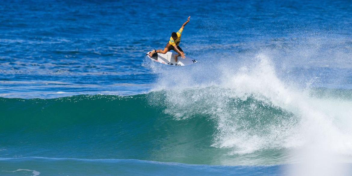 Brasileiros avançam às oitavas nas águas de Saquarema (Daniel Smorigo / WSL)