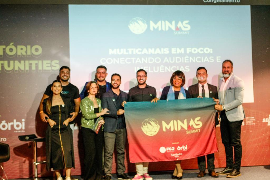 Palestrantes do Minas Summit, entre eles o CEO do Hoje em Dia, Rodrigo Chericatti (último à direita) (Fernando Michel / Hoje em Dia)