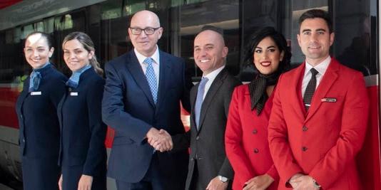 O acordo foi fechado na última semana, a bordo de um trem da Iryo, na estação de Atocha, em Madrid, entre a CEO e gerente-geral da Iryo, Simone Gorini, e o CEO da Air Europa, Jesús Nuño de la Rosa (Divulgação)