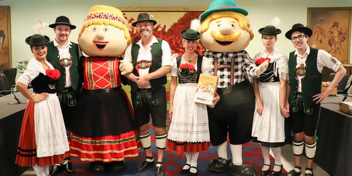 OktoberCuritiba promete as tradições típicas com uma celebração fiel em homenagem a comunidade germânica (Divulgação)